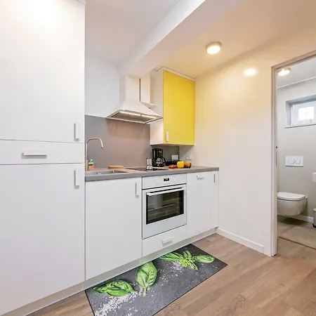 Апартаменты Mariva Downtown With Free Parking