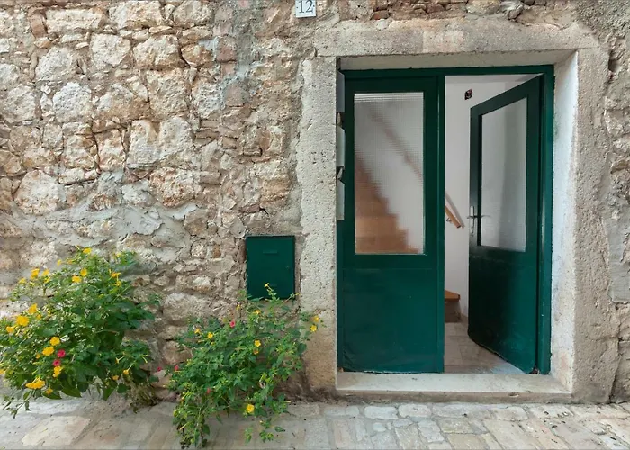 Daire Mariva Downtown With Free Parking